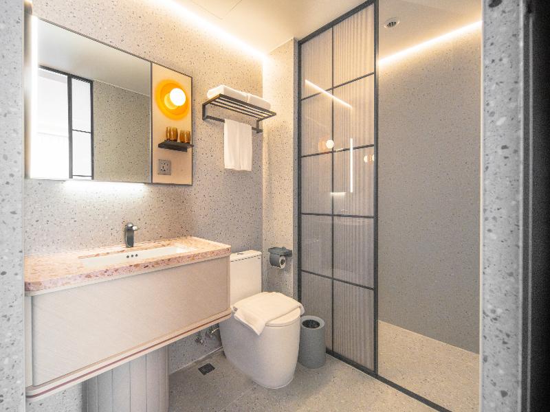 Leston Hotel image