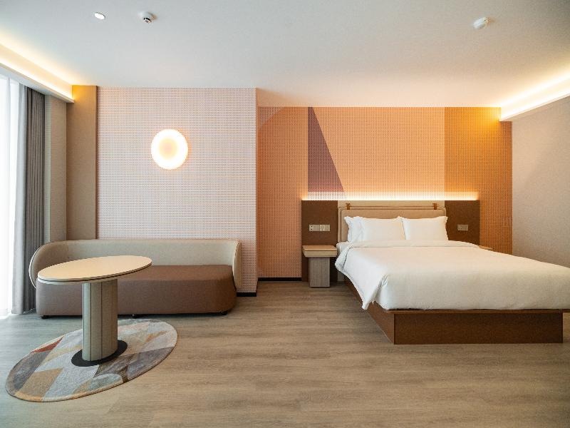 Leston Hotel image