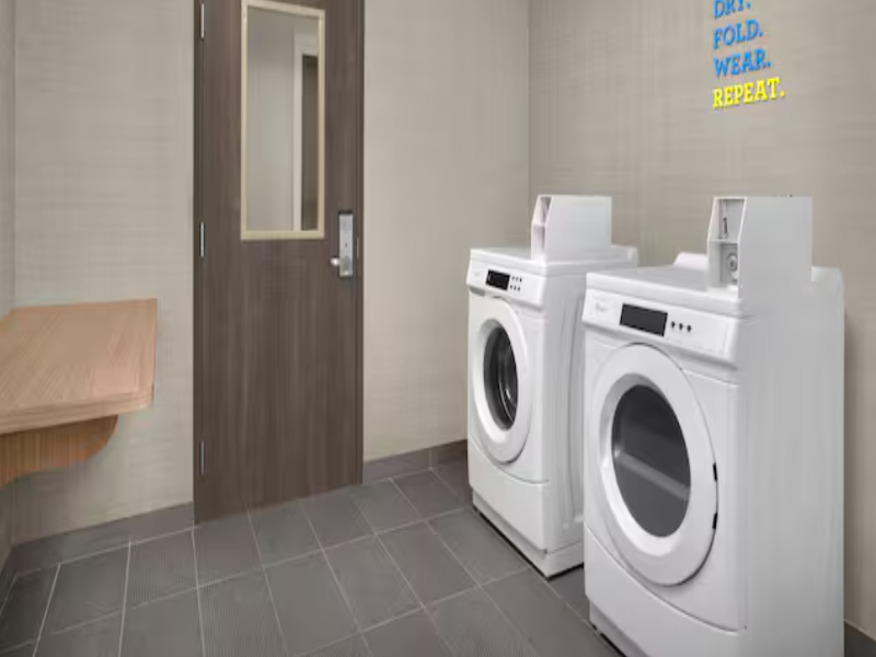Tru by Hilton Midland East