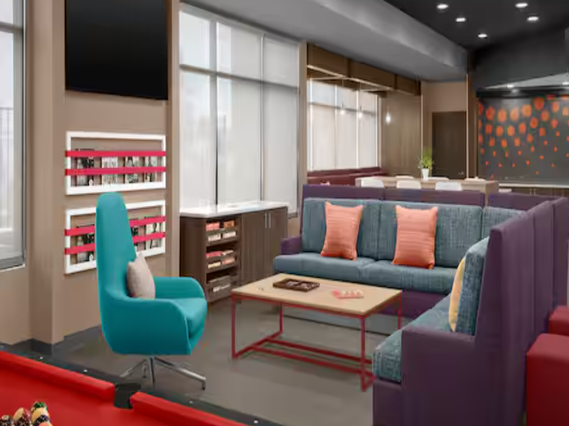 Tru by Hilton Midland East