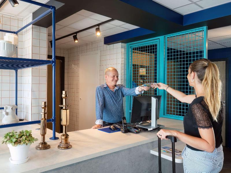 Ibis Budget Pertuis Portes Du Luberon image