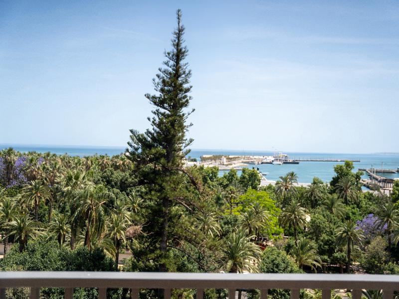 Ocean Drive Málaga Residences image