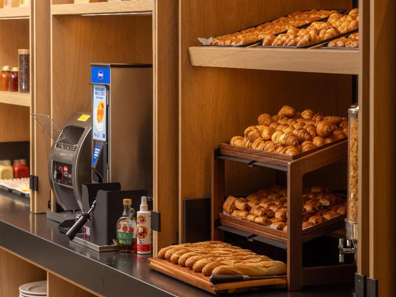 Hampton by Hilton Paris Saint Ouen image