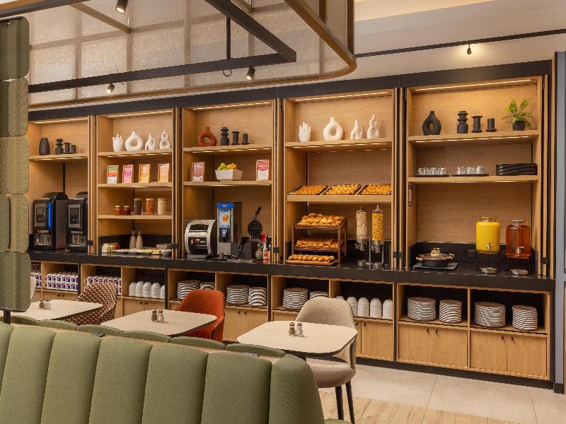 Hampton by Hilton Paris Saint Ouen image