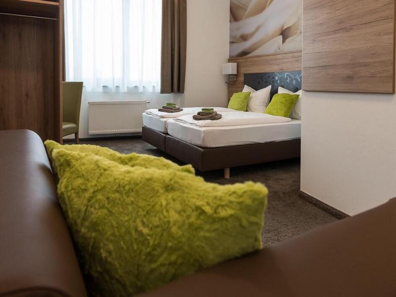 Outlet Hotel image