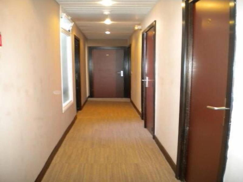 Hotel De La Place image