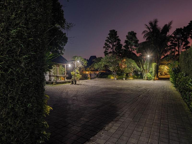 Yanyan Resort Ubud image