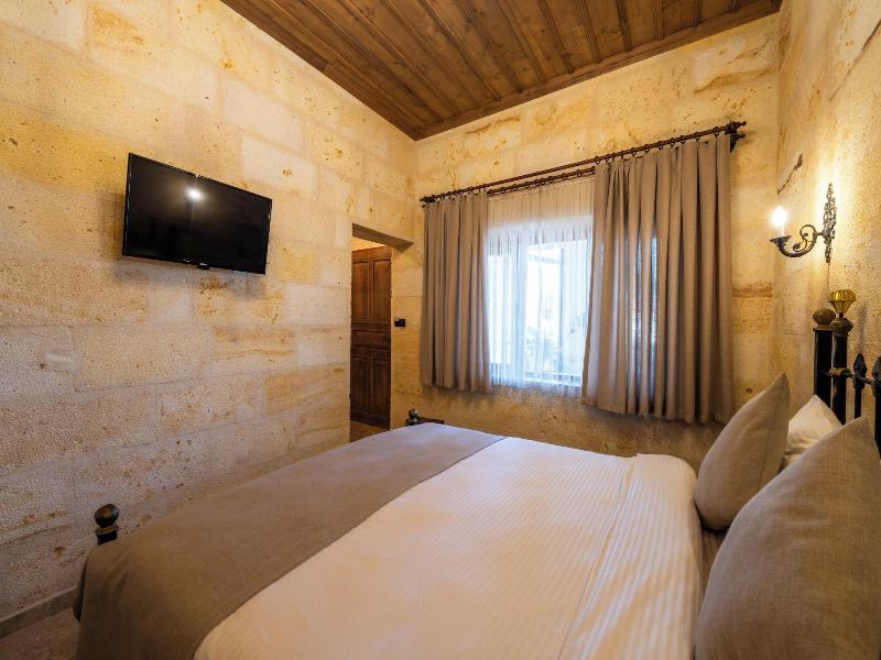 Library Cave Hotel image