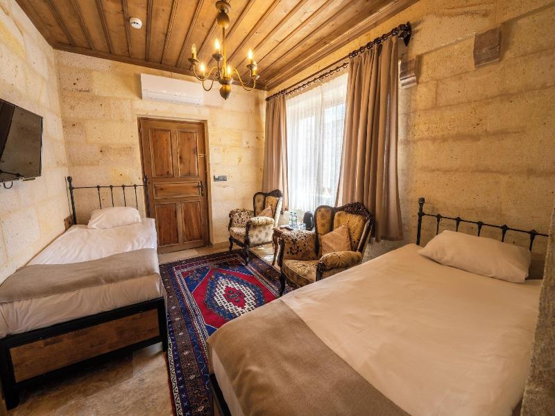 Library Cave Hotel image