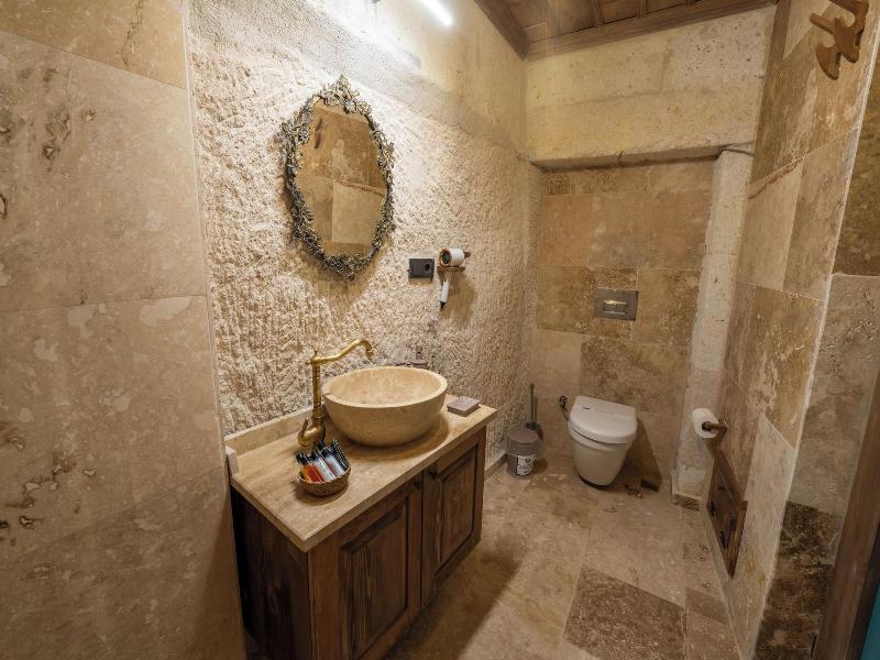 Library Cave Hotel image