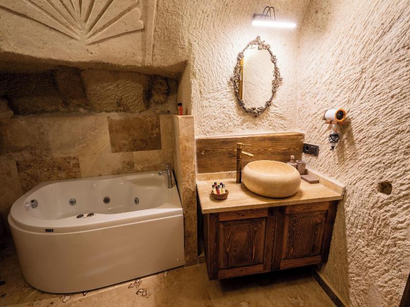 Library Cave Hotel image