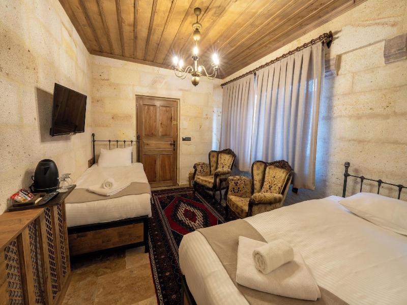 Library Cave Hotel image