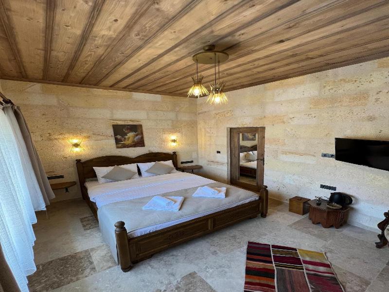 Library Cave Hotel image