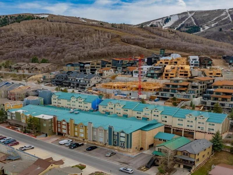 Multi Resorts At Lift Lodge