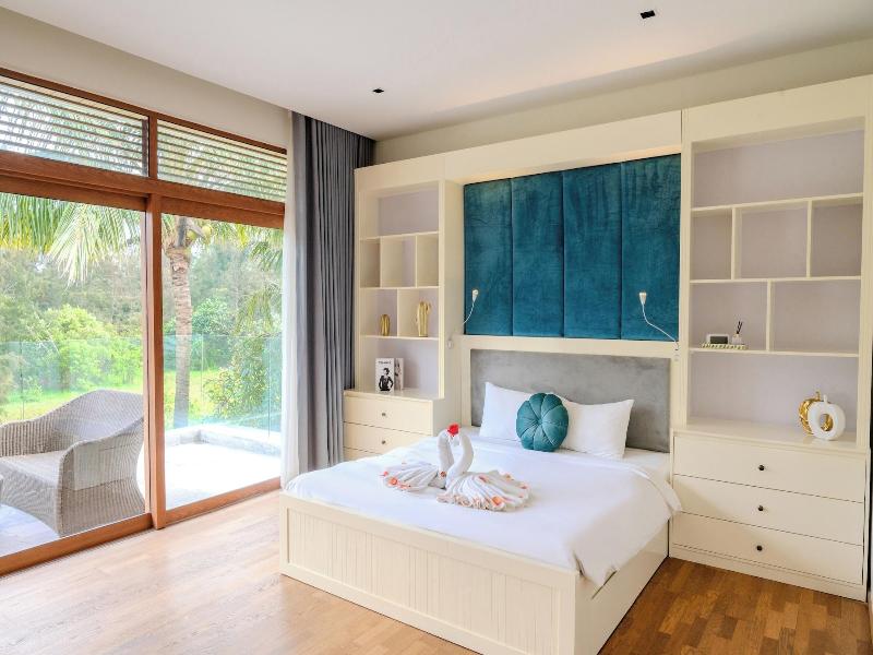 The Ocean Suites image