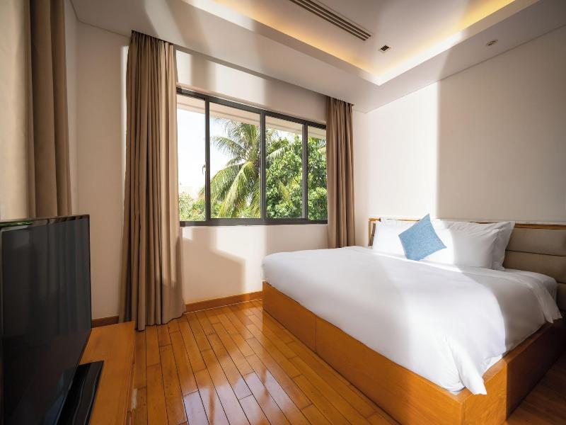 The Ocean Suites image