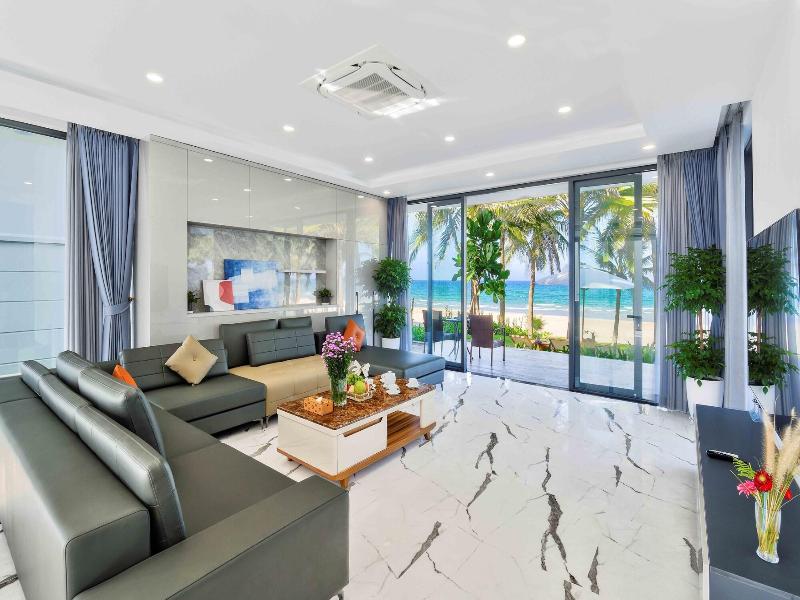 The Ocean Suites image