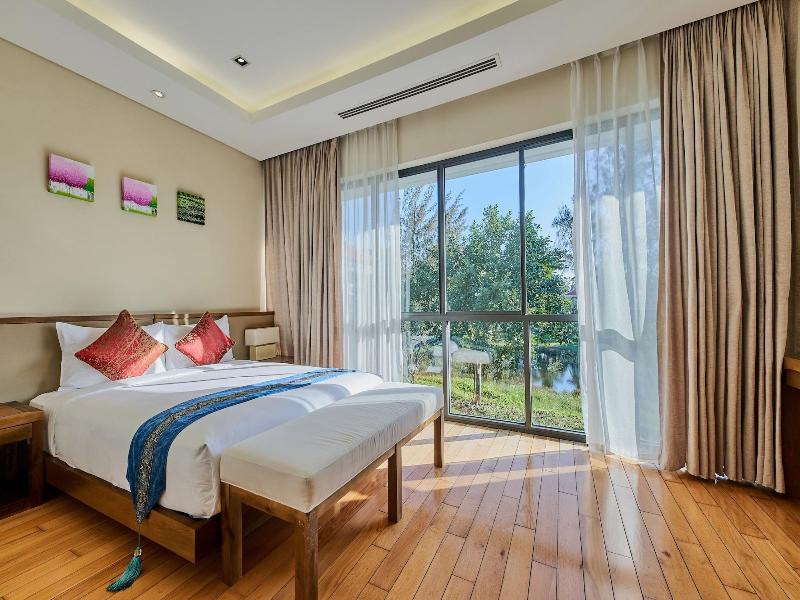 The Ocean Suites image