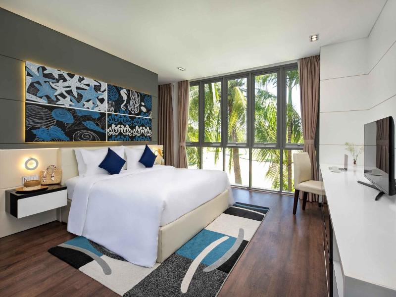 The Ocean Suites image
