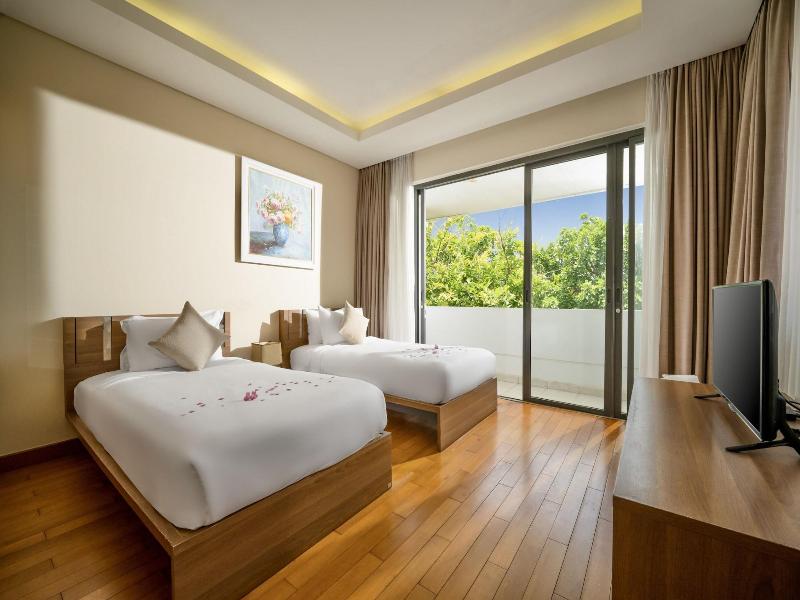 The Ocean Suites image