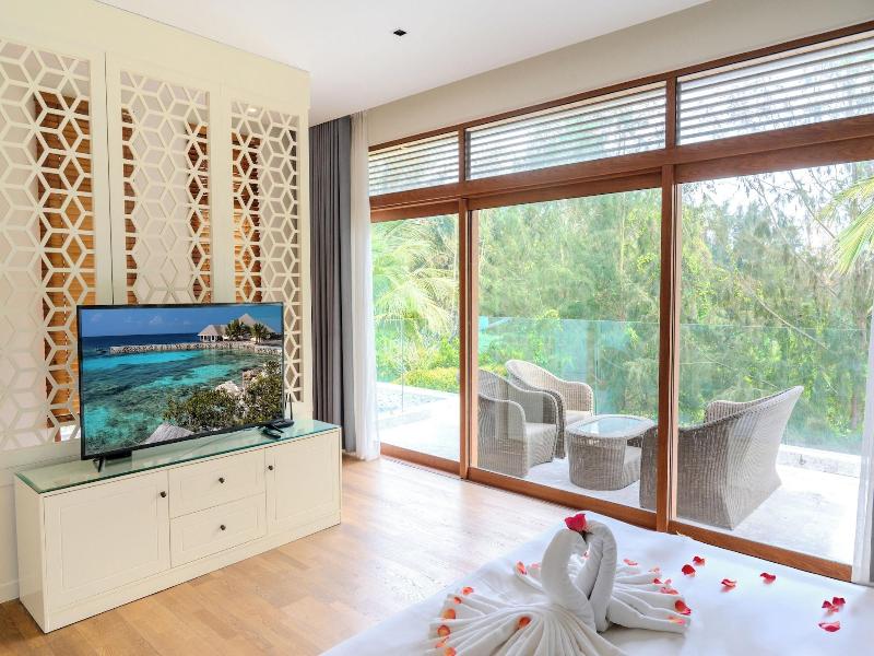 The Ocean Suites image