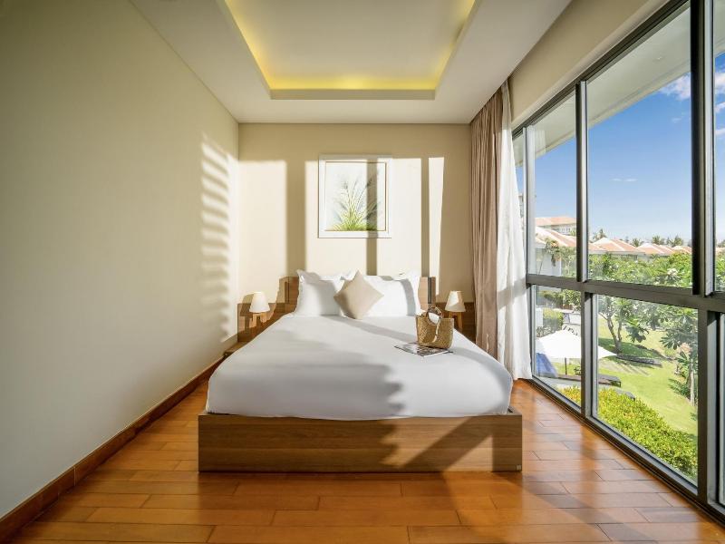 The Ocean Suites image
