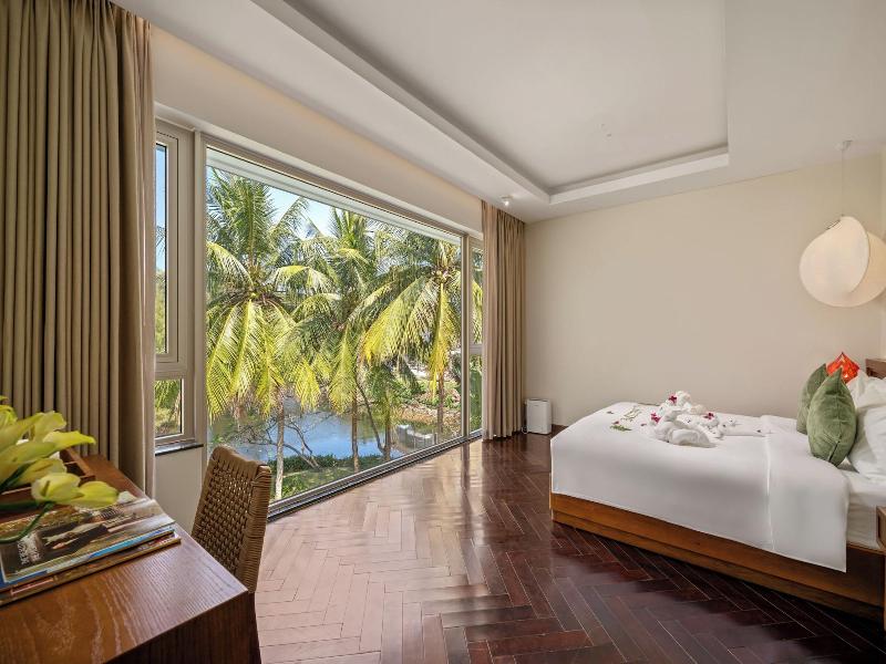 The Ocean Suites image