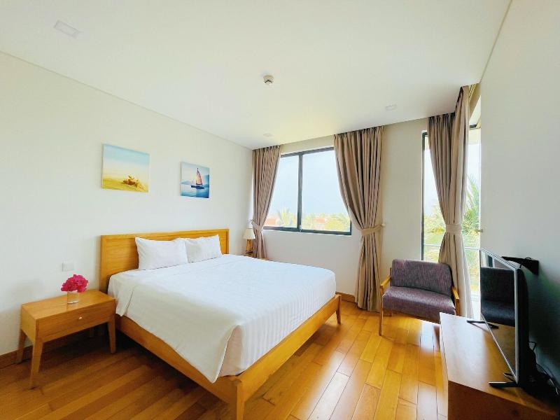 The Ocean Suites image