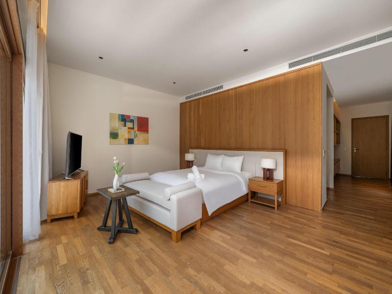 The Ocean Suites image