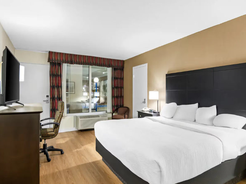 Quality Inn & Suites — general view