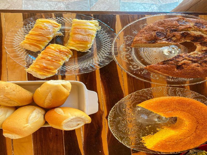 Raroguis Pousada E Cafe