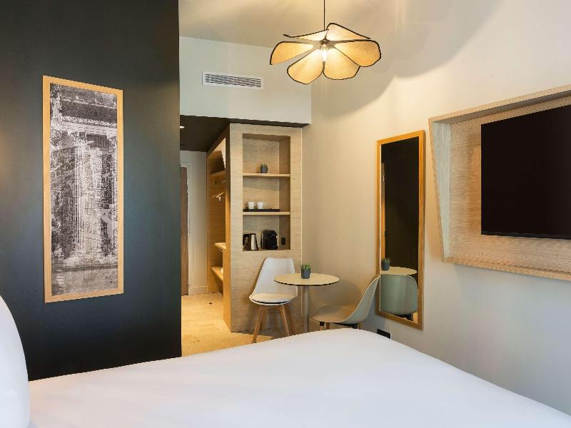 Mercure Nimes Centre Arenes image