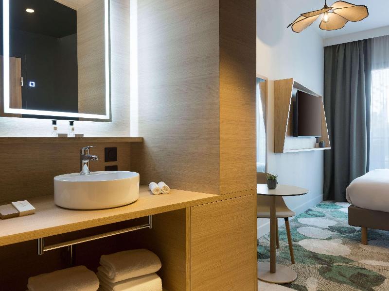 Mercure Nimes Centre Arenes image