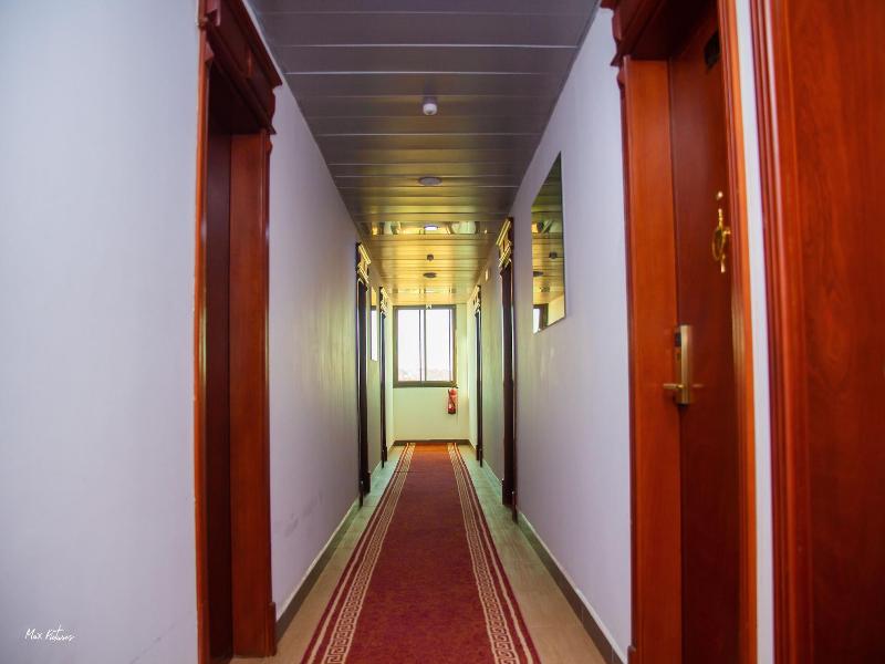 New Heaven Hotel image