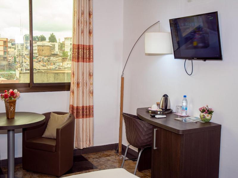 New Heaven Hotel image