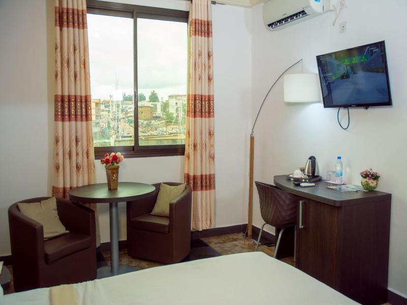 New Heaven Hotel image