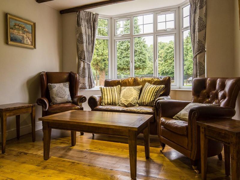 Maple Manor Hotel image