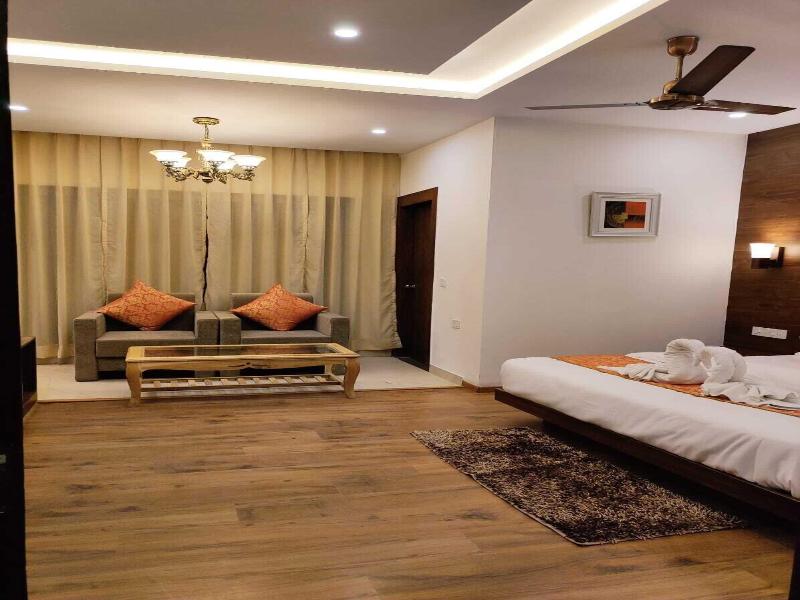 Hotel Spring Wood image