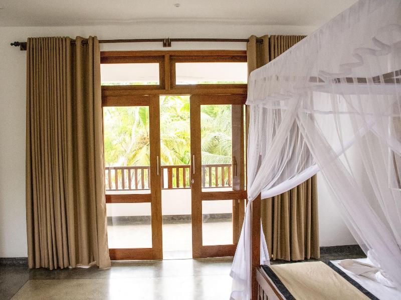 Serenity Boutique Unawatuna image