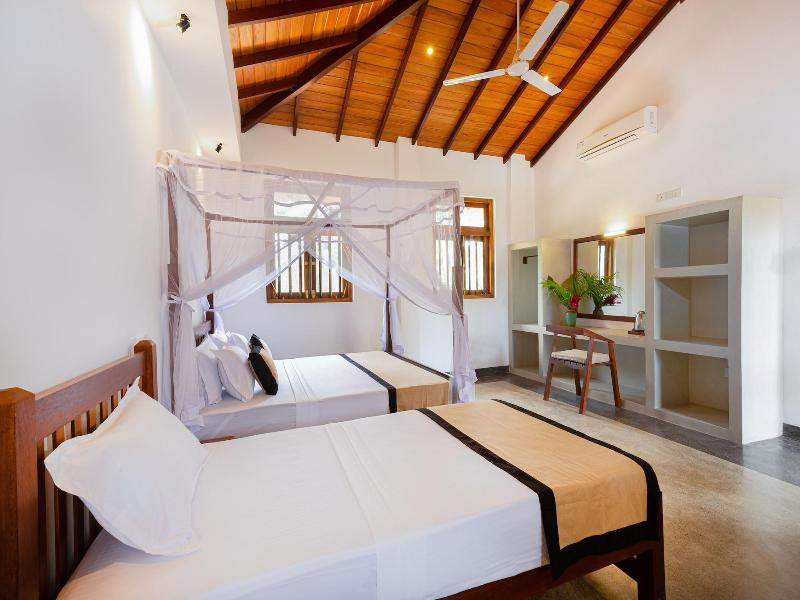 Serenity Boutique Unawatuna image