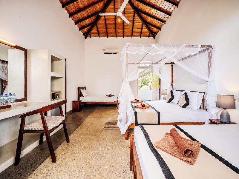 Serenity Boutique Unawatuna image