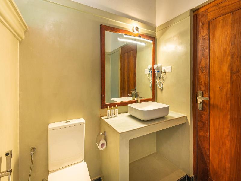 Serenity Boutique Unawatuna image