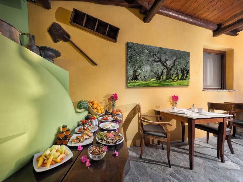 Hotel Alkifron Kala Nera
