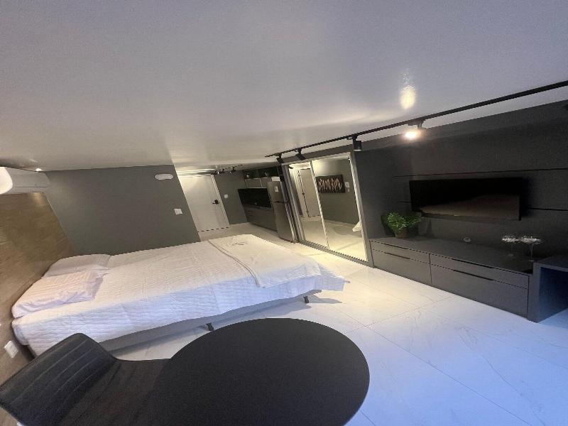 Unity Suites image