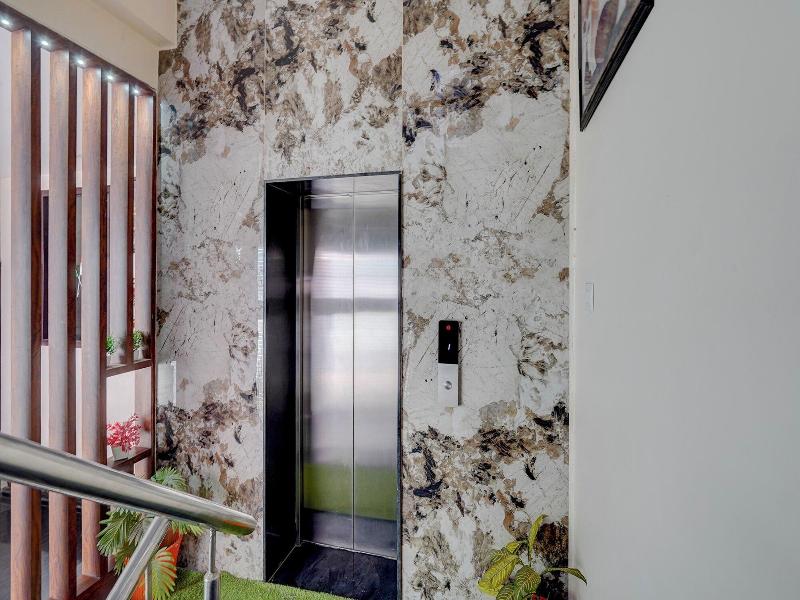 Fabhotel Metro Inn