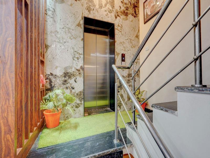 Fabhotel Metro Inn