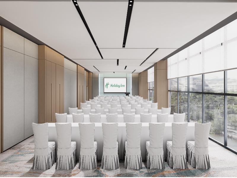 Holiday Inn Wuhu Jiangbei New Area by IHG image