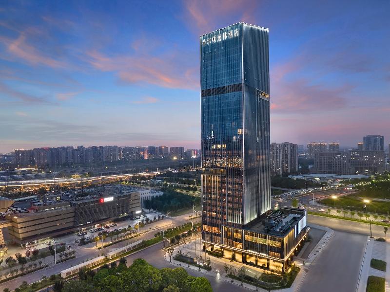DoubleTree by Hilton Zhengzhou East — general view