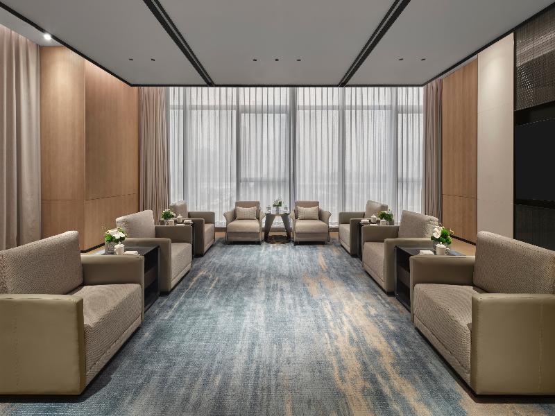 DoubleTree by Hilton Zhengzhou East image