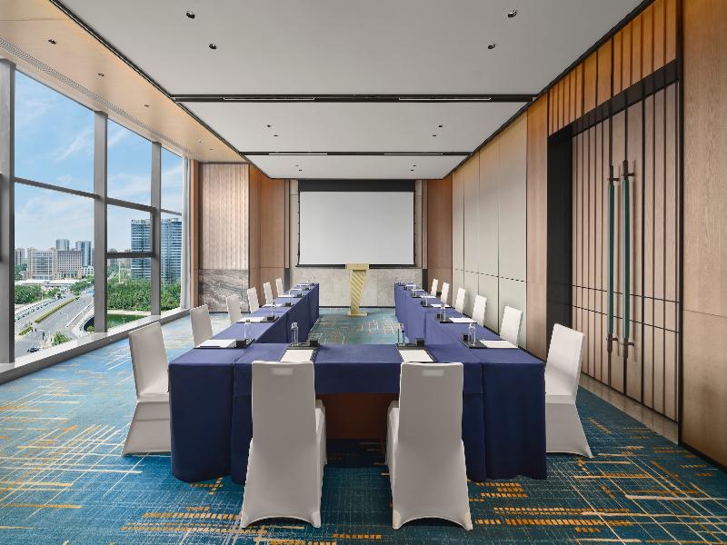 DoubleTree by Hilton Zhengzhou East image